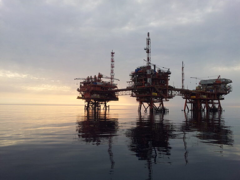 Piattaforma petrolifera eni
