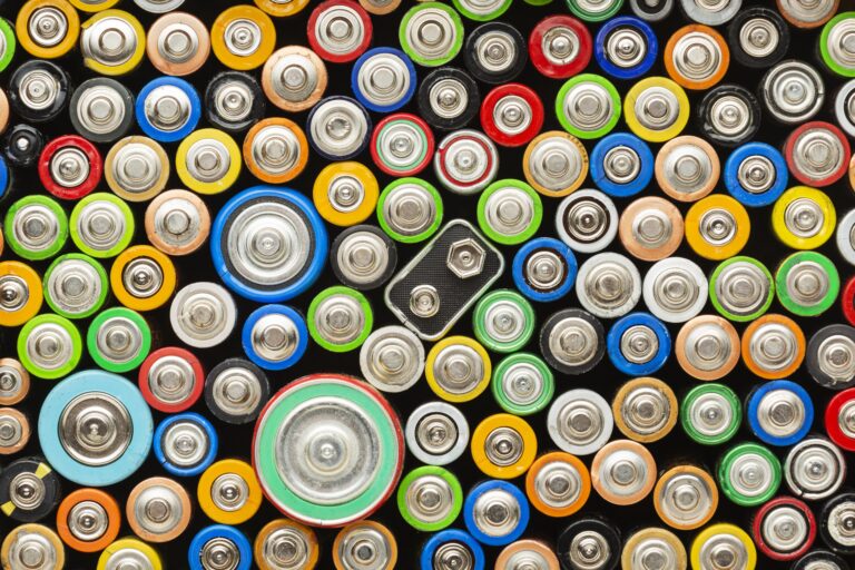 vista-dall-alto-dei-rifiuti-di-inquinamento-della-batteria